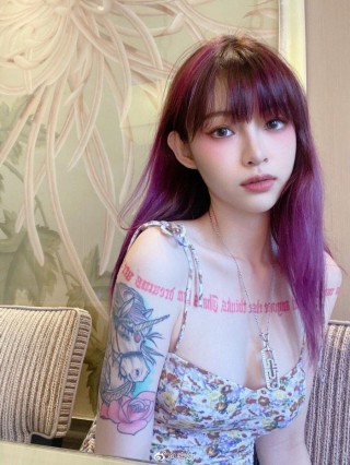 痞幼早期网店 卖情趣内衣的模特照片 107p
